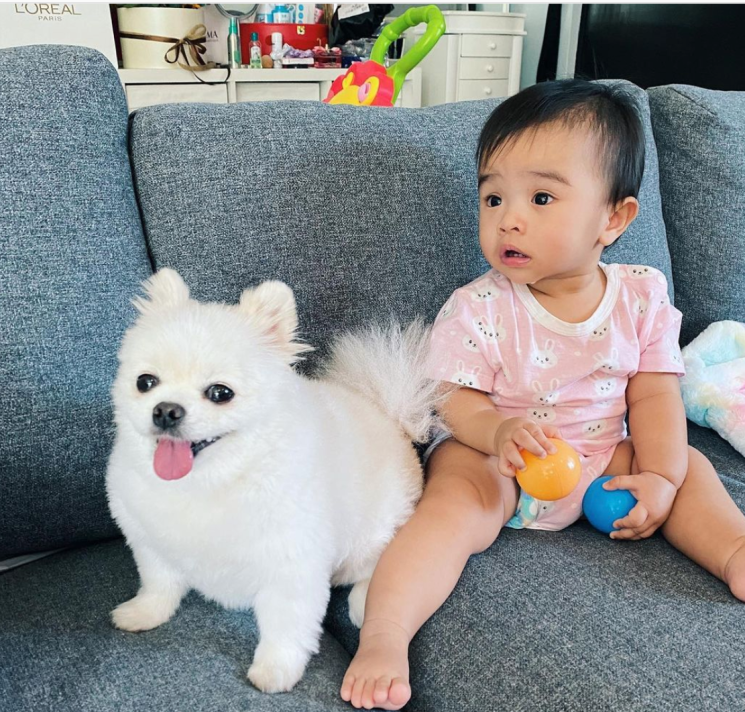 Jianhao pet dog and his daughter