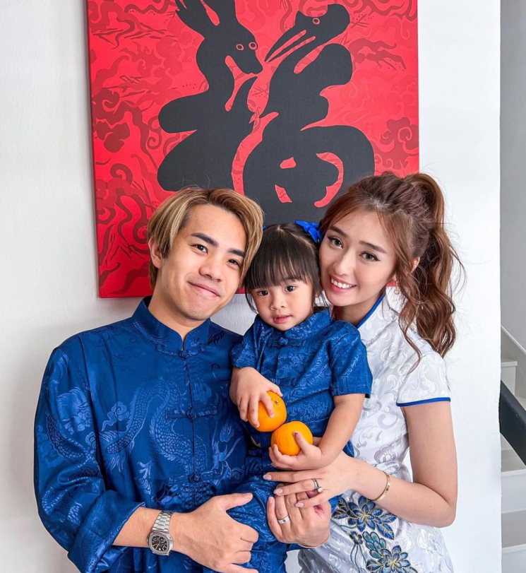 Jianhao with his wife and daughter