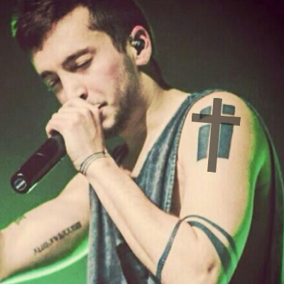 Tyler Joseph Bedeutung Tattoo Was Ist Das Schwarze An Taylor Von 